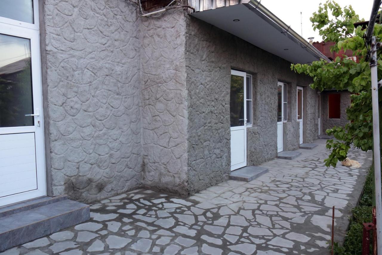 Vanand Guest House Gyumri Extérieur photo