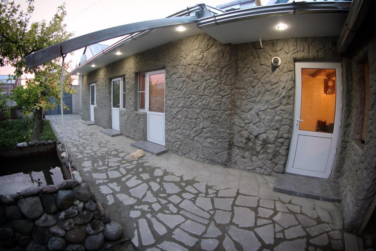 Vanand Guest House Gyumri Extérieur photo