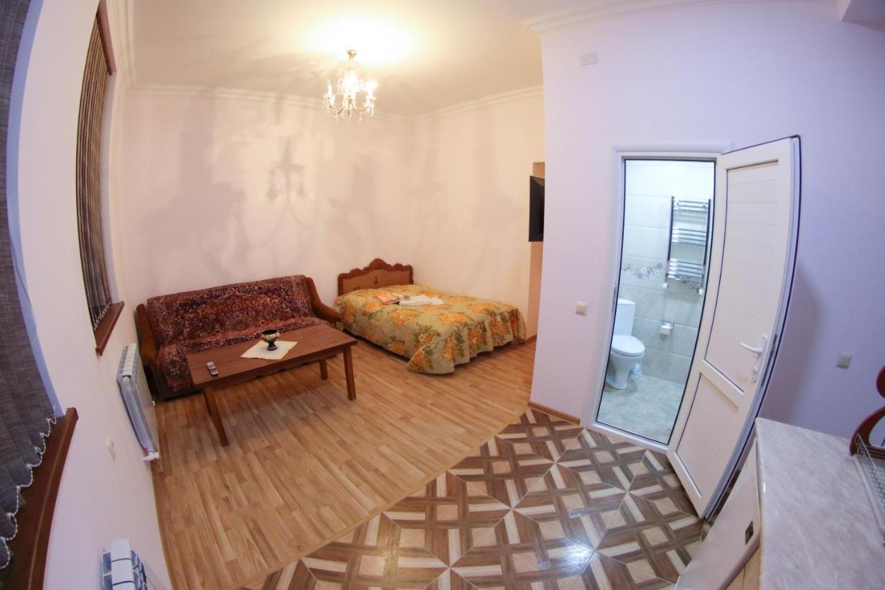 Vanand Guest House Gyumri Extérieur photo