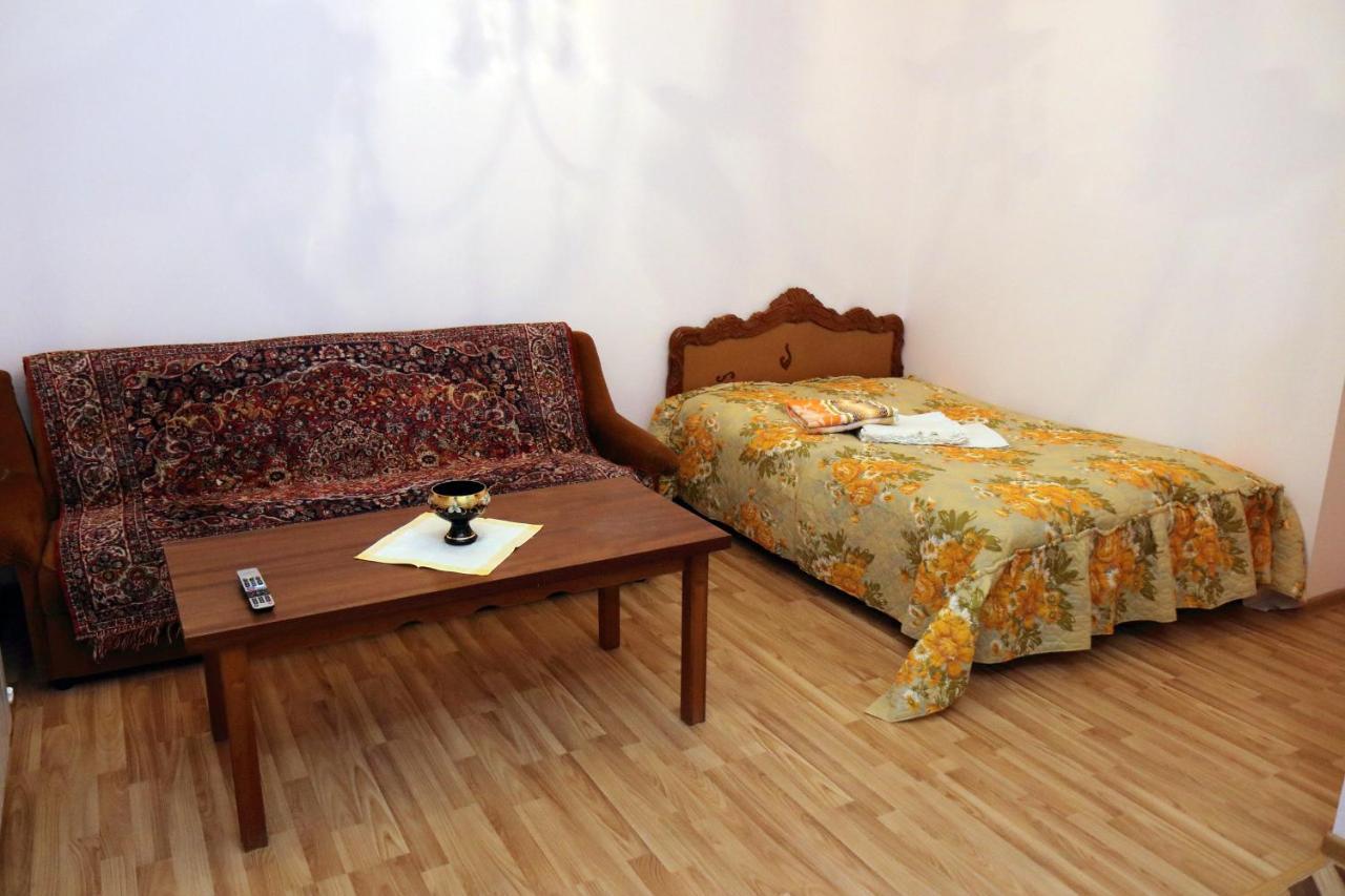 Vanand Guest House Gyumri Extérieur photo