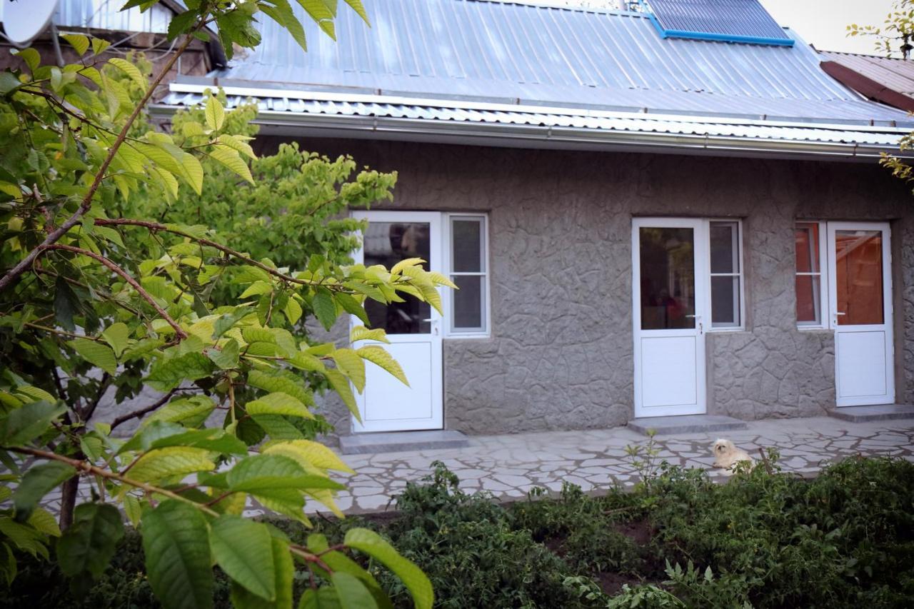 Vanand Guest House Gyumri Extérieur photo